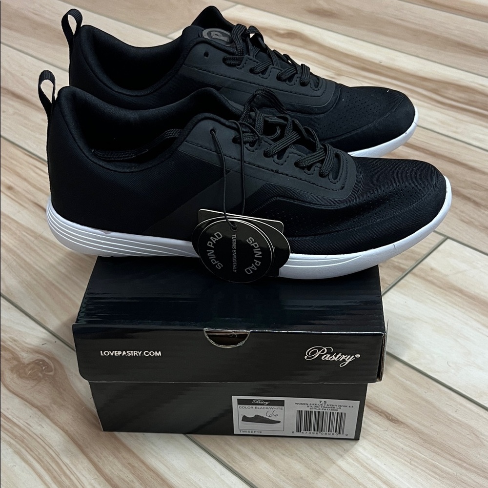 Pastry Women Studio Trainer Lo